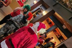 12.14.24: Vancouver BC SantaCon/Santarchy. https://technotink.net/adventures/?p=8040 Adventures of Sir Thomas Oisin Rhymour. Photo copyright by Techno Tink Photography www.technotink.com/photography. (c) 2024: Thomas Baurley./Oisin Rhymour